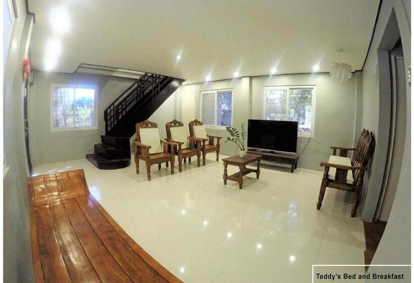 اتاق لوکس, Teddys Bed & Breakfast Lodge