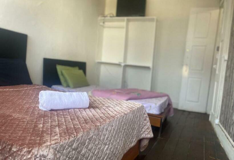 اتاق خانوادگی با سرویس بهداشتی مشترک, Casa Augusta 2