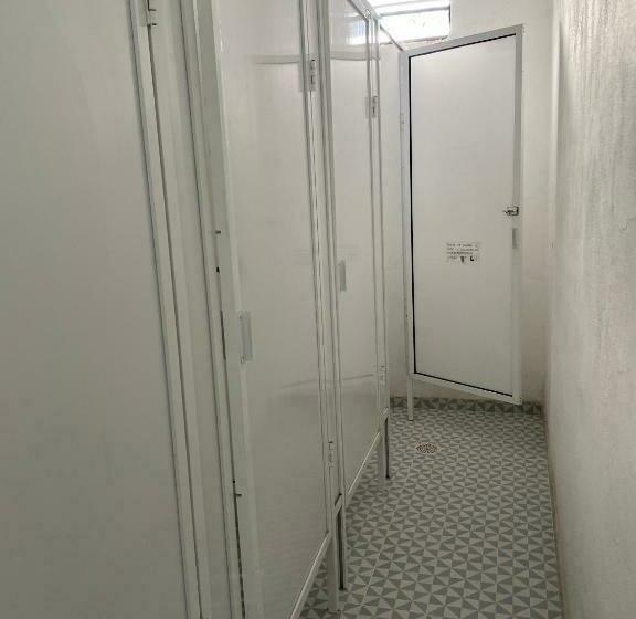 اتاق استاندارد با سرویس بهداشتی مشترک, Vive Alegria Hostel