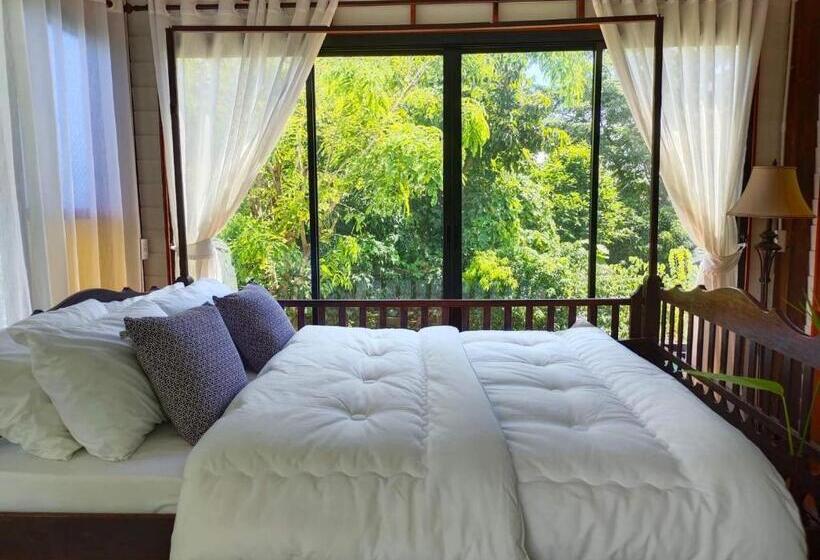اتاق لوکس با بالکن, Destiny Home Stay