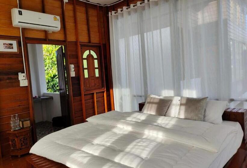 اتاق لوکس با بالکن, Destiny Home Stay