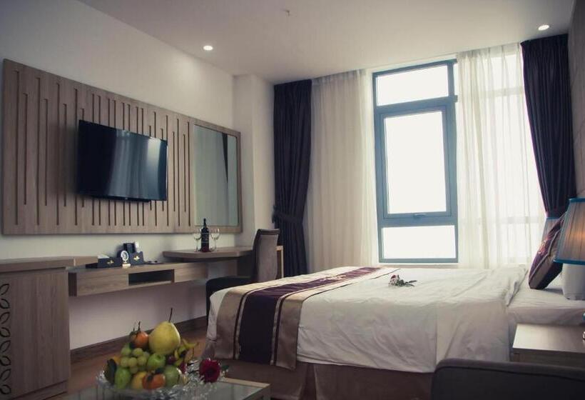 مجموعه ویستا شهر, Khách Sạn Century Tam đảo