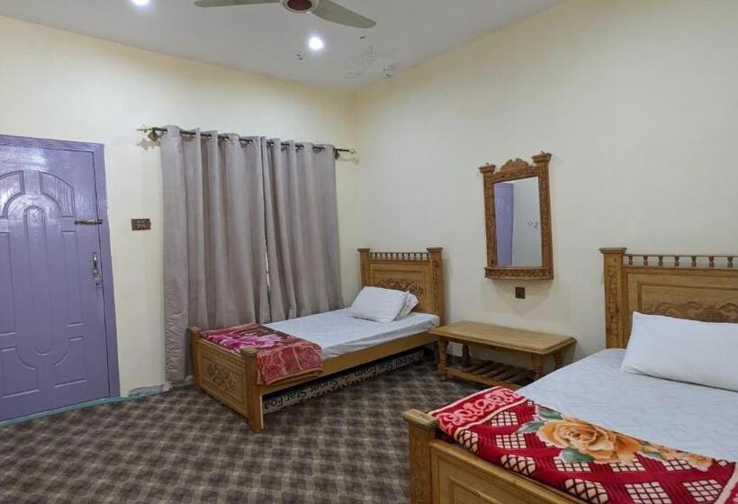 اتاق استاندارد سه نفره, Manokur E Basa