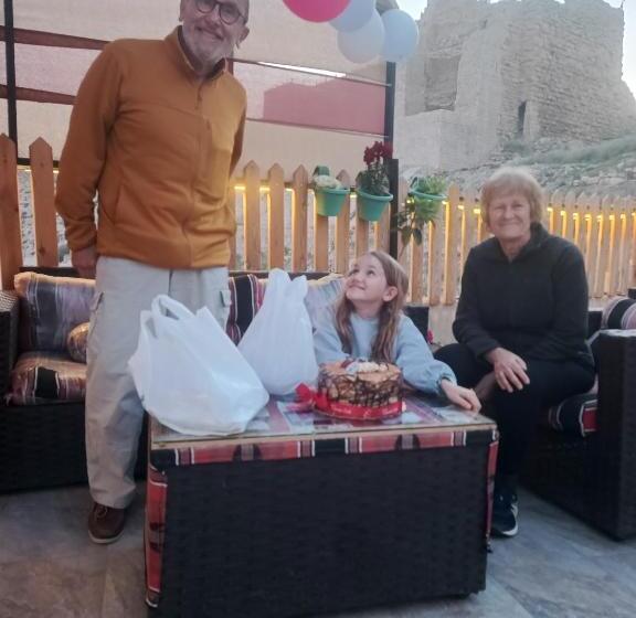 اتاق لوکس سه تخته, Bubble Castle House