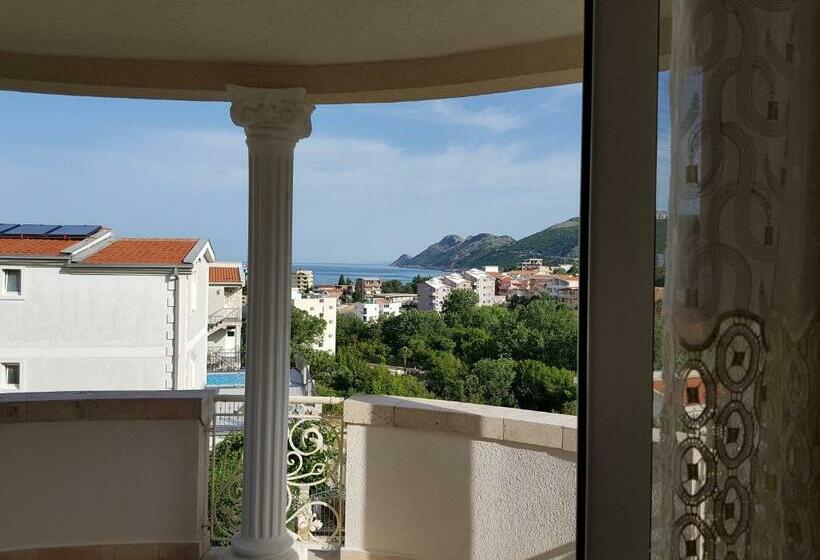 اتاق استاندارد چهار تخته با چشم‌انداز دریا, Apartaments Crown Silvia