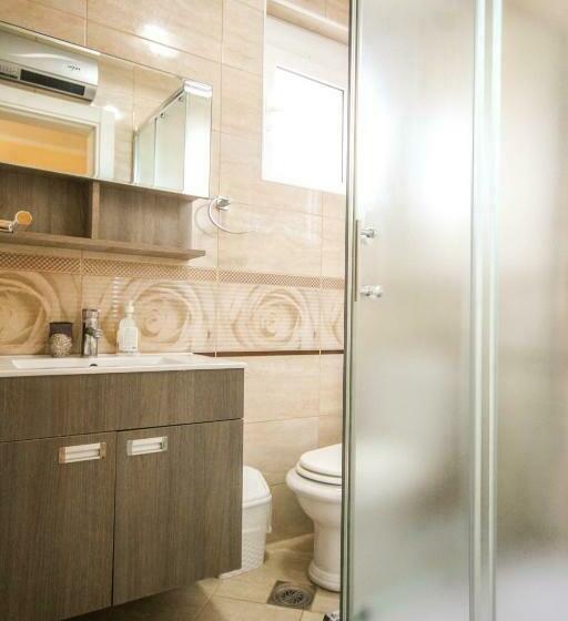 اتاق استاندارد چهار تخته با چشم‌انداز دریا, Apartaments Crown Silvia