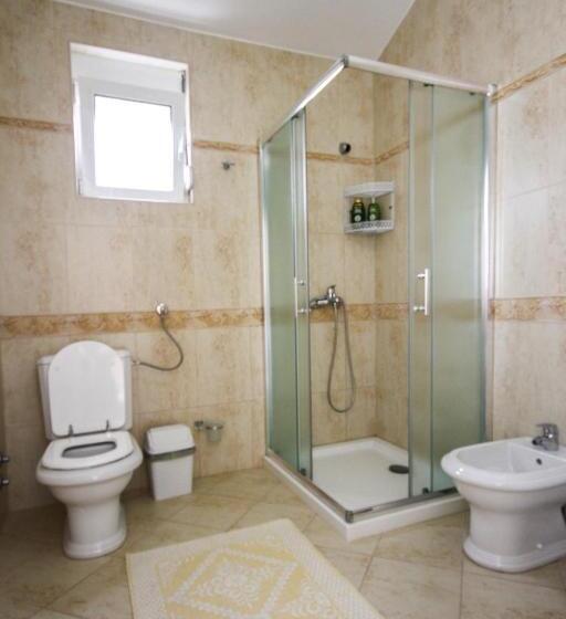 اتاق لوکس با چشم‌انداز دریا, Apartaments Crown Silvia