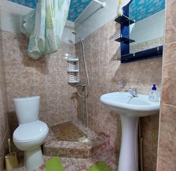 اتاق استاندارد سه نفره, Rahat Guesthouse