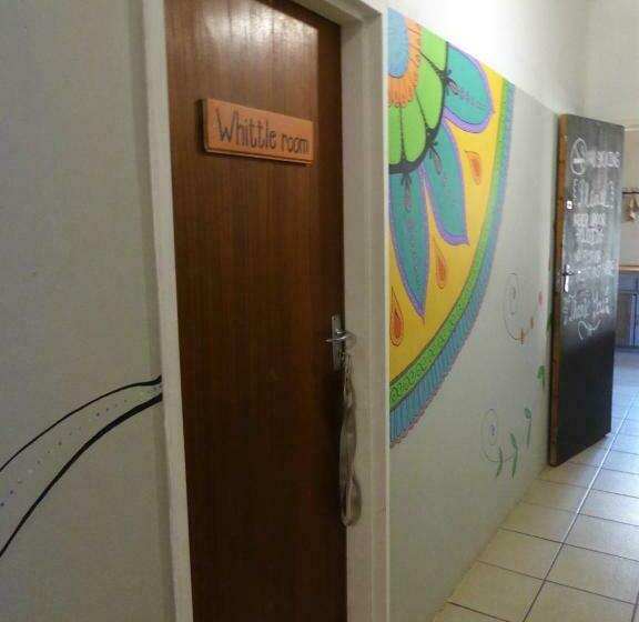 اتاق استاندارد, Orange Elephant Backpackers