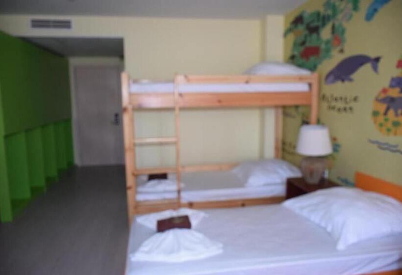 اتاق خانوادگی, Therma Camp And Pool In Therma Village   Free Parking & Free Beach