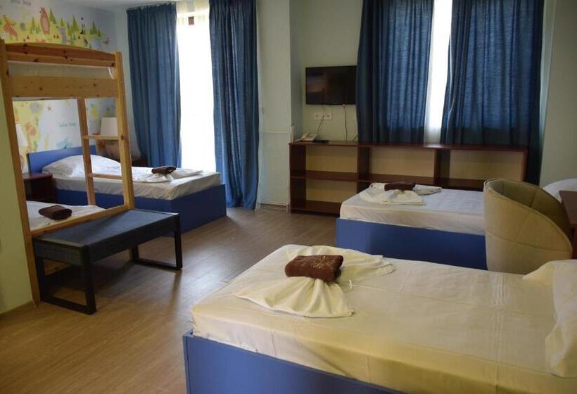 اتاق خانوادگی, Therma Camp And Pool In Therma Village   Free Parking & Free Beach