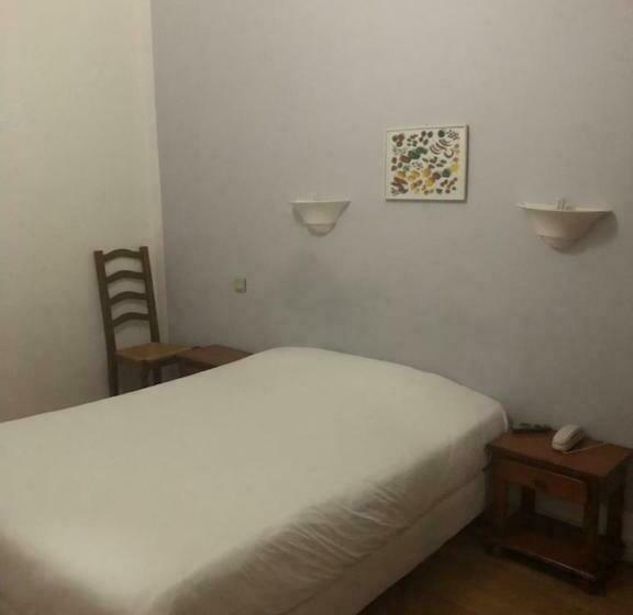 اتاق استاندارد یک نفره, Hôtel Des Couronnes Châteaudun