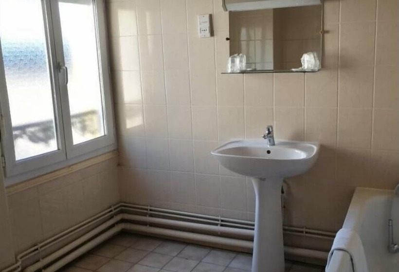 اتاق استاندارد یک نفره, Hôtel Des Couronnes Châteaudun