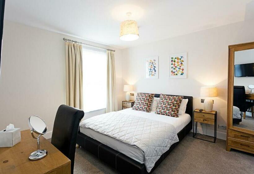 اتاق استاندارد با اتاق نشیمن, Andover House Hotel & Restaurant   Adults Only