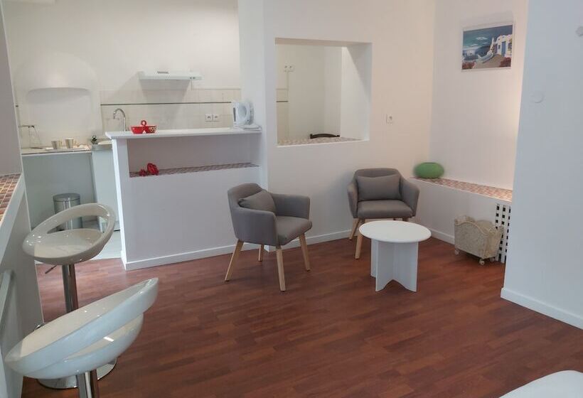 Economy Studio, Au Berceau De Bernadette