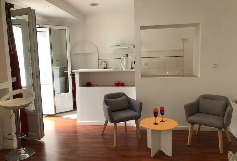 Economy Studio, Au Berceau De Bernadette