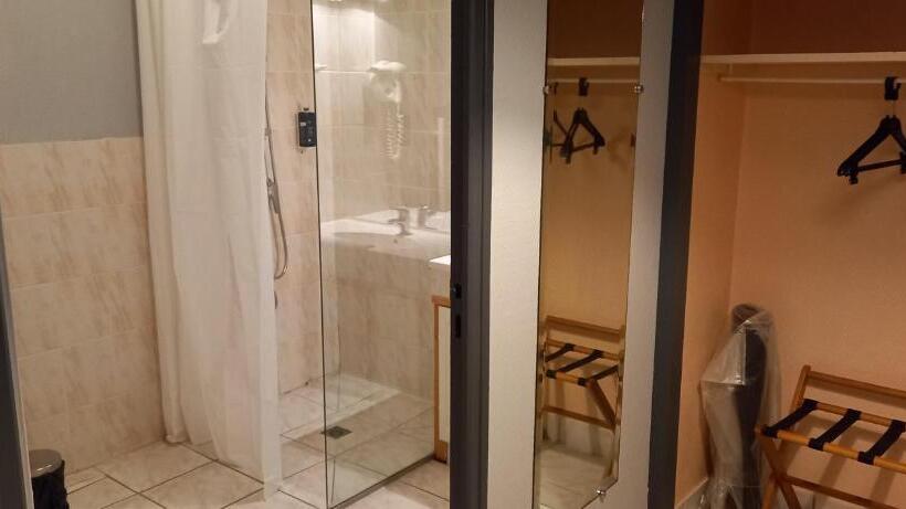 اتاق اکونومی, Brit Hotel Comtes De Champagne   Troyes Centre Historique