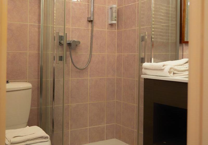 اتاق استاندارد یک نفره, Hôtel Le Divona