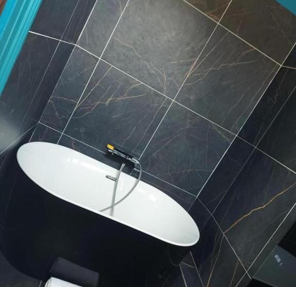 اتاق استاندارد چهار تخته, Hôtel Les 4 éléments