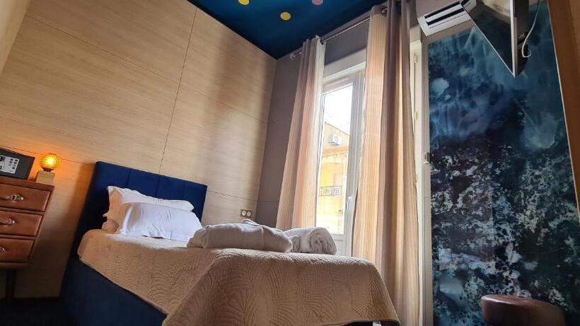اتاق استاندارد با چشم‌انداز شهر, Hôtel Les 4 éléments