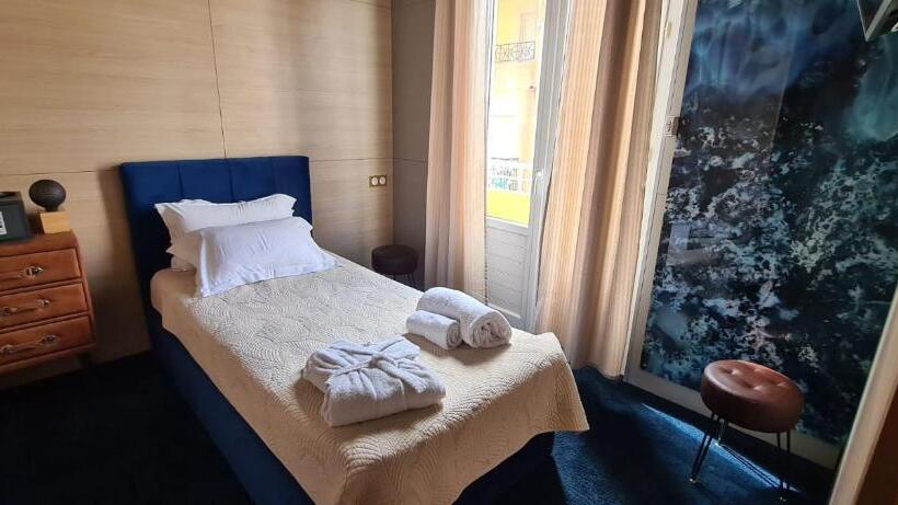 اتاق استاندارد با چشم‌انداز شهر, Hôtel Les 4 éléments