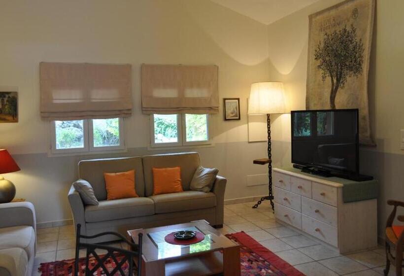 Suite with Terrace, La Bégude Du Pascouren