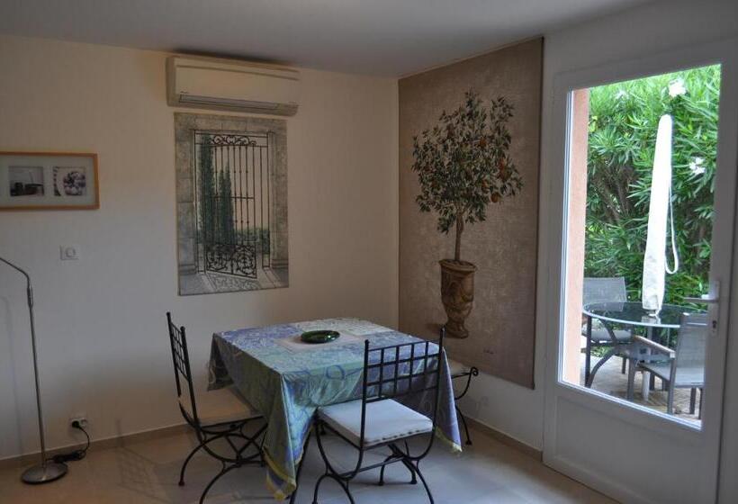 Suite with Terrace, La Bégude Du Pascouren