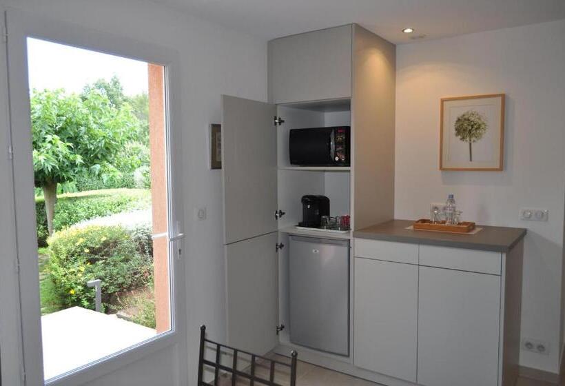 Suite with Terrace, La Bégude Du Pascouren