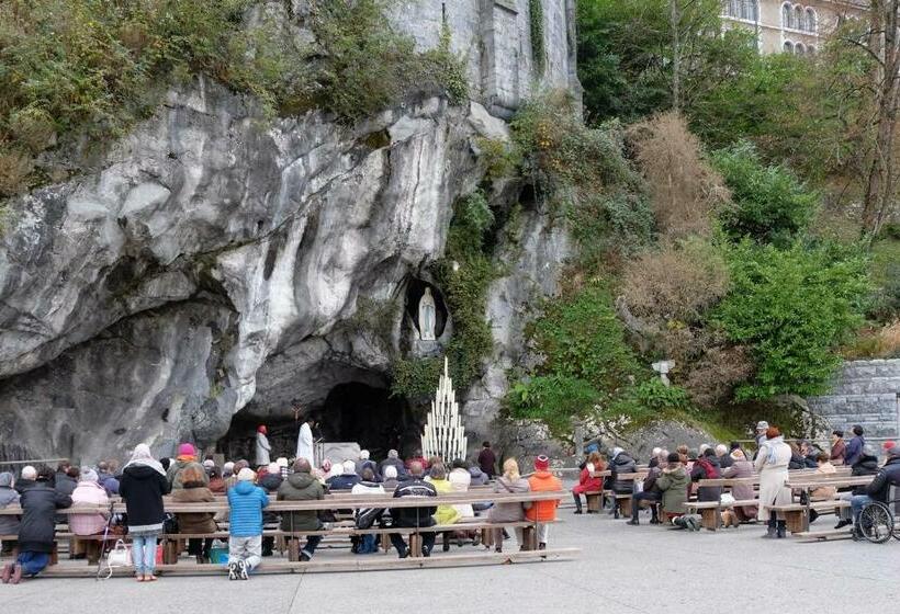 استودیو استاندارد با بالکن, Au Berceau De Bernadette