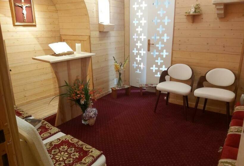 استودیو استاندارد با بالکن, Au Berceau De Bernadette