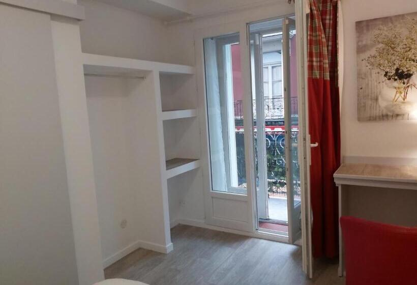 استودیو استاندارد با بالکن, Au Berceau De Bernadette