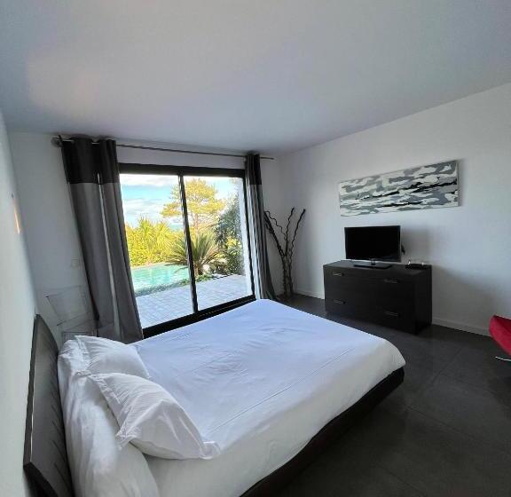 اتاق استاندارد با چشم‌انداز دریا, Villa Choriekin Lafitenia Resort