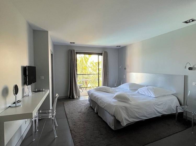 اتاق استاندارد با چشم‌انداز دریا, Villa Choriekin Lafitenia Resort
