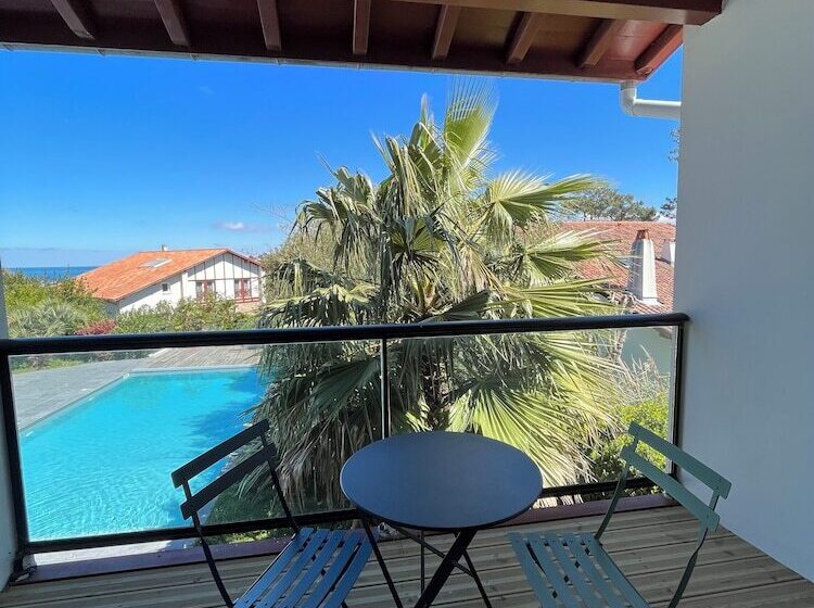اتاق استاندارد با چشم‌انداز دریا, Villa Choriekin Lafitenia Resort