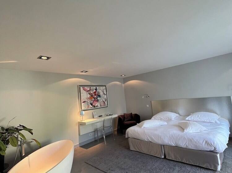 سوییت با چشم‌انداز باغ, Villa Choriekin Lafitenia Resort