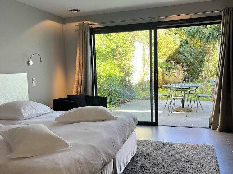 سوییت با چشم‌انداز باغ, Villa Choriekin Lafitenia Resort