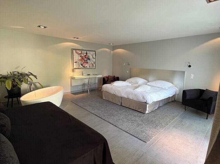 سوییت با چشم‌انداز باغ, Villa Choriekin Lafitenia Resort