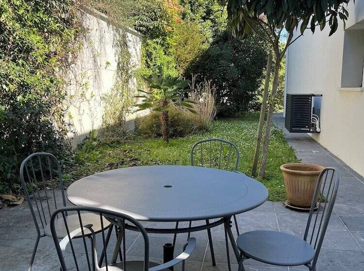 سوییت با چشم‌انداز باغ, Villa Choriekin Lafitenia Resort
