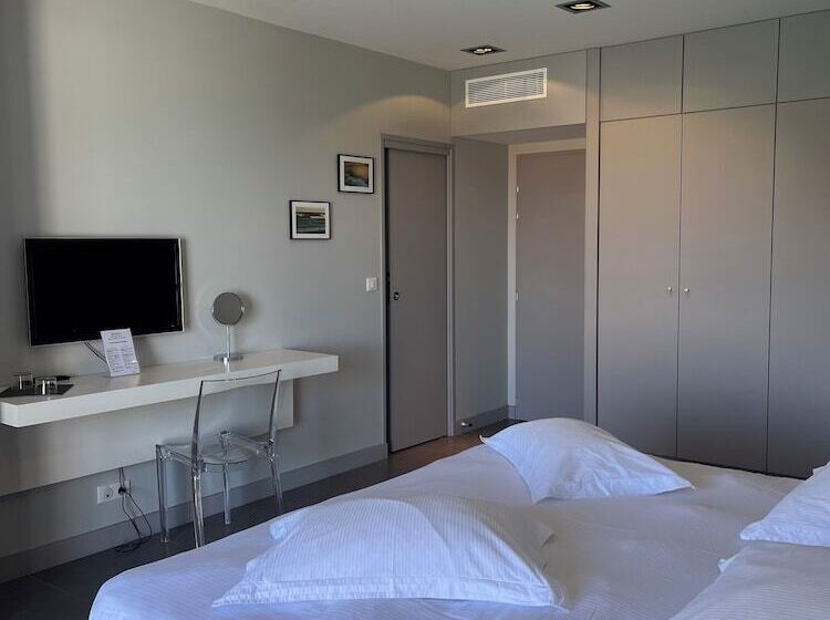 اتاق استاندارد با چشم‌انداز دریا, Villa Choriekin Lafitenia Resort