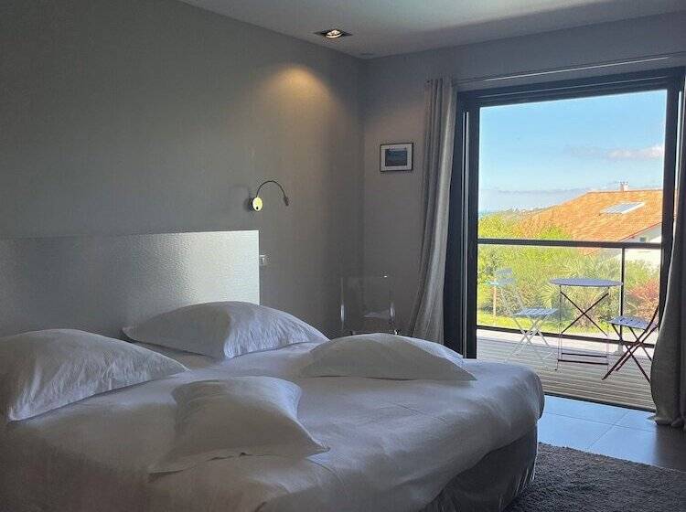 اتاق استاندارد با چشم‌انداز دریا, Villa Choriekin Lafitenia Resort