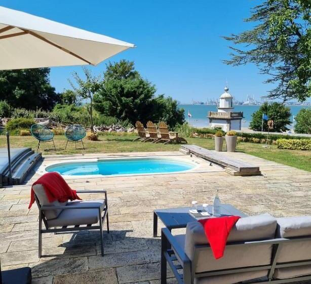 ویلای یک اتاق خوابه با استخر شنا, Le Manoir Des Impressionnistes   Bord De Mer