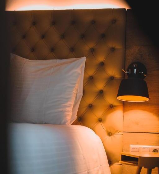 اتاق استاندارد چهار تخته, Hôtel Les 4 éléments