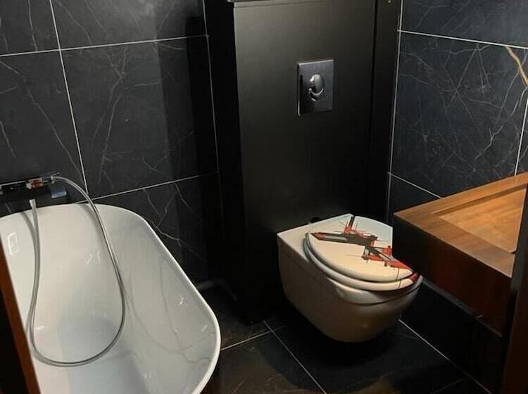اتاق استاندارد چهار تخته, Hôtel Les 4 éléments