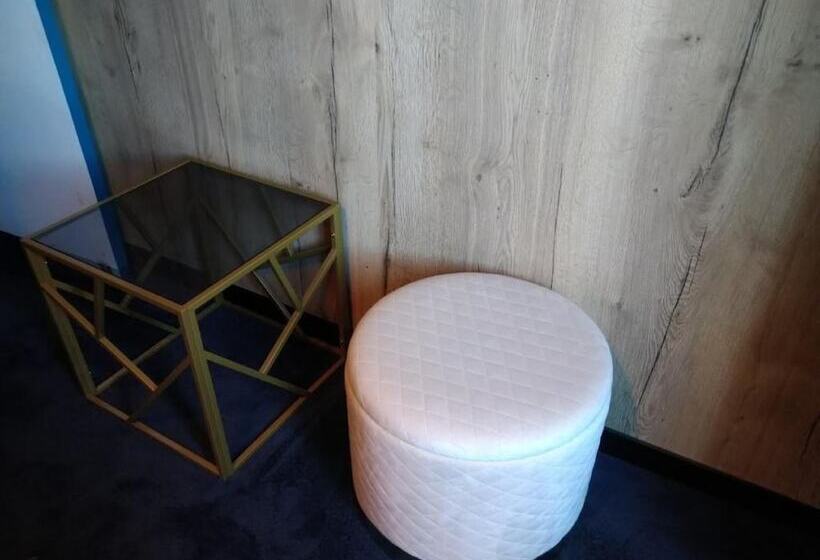 اتاق استاندارد چهار تخته, Hôtel Les 4 éléments