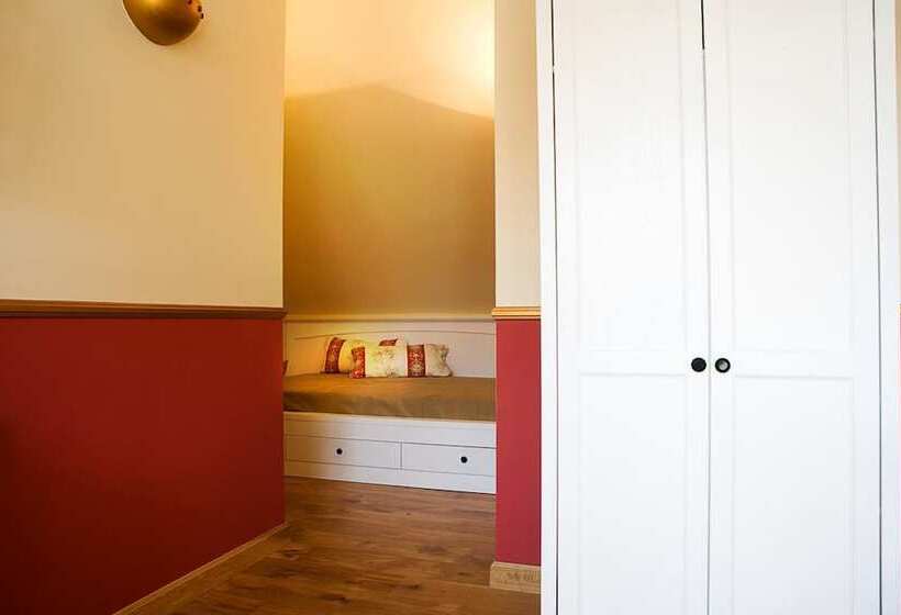 اتاق استاندارد سه نفره, Pension La Casa Dei Colori