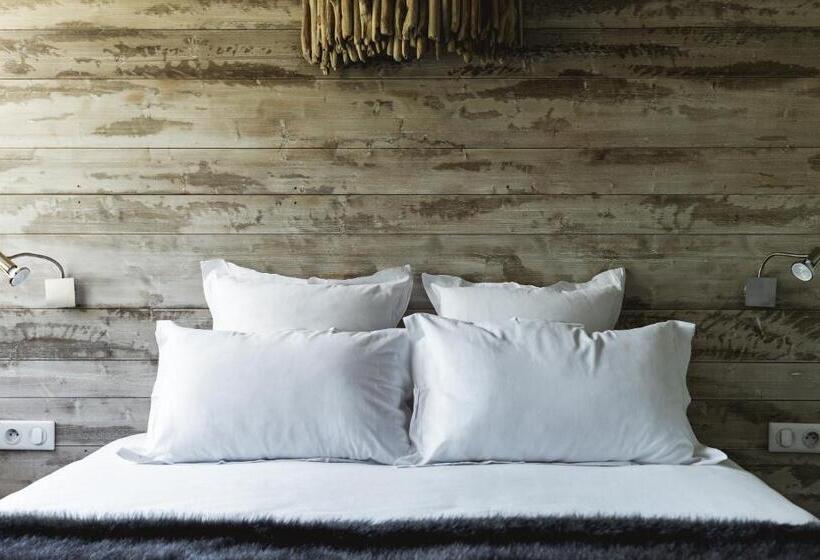 اتاق استاندارد سه نفره, Rock Noir & Spa