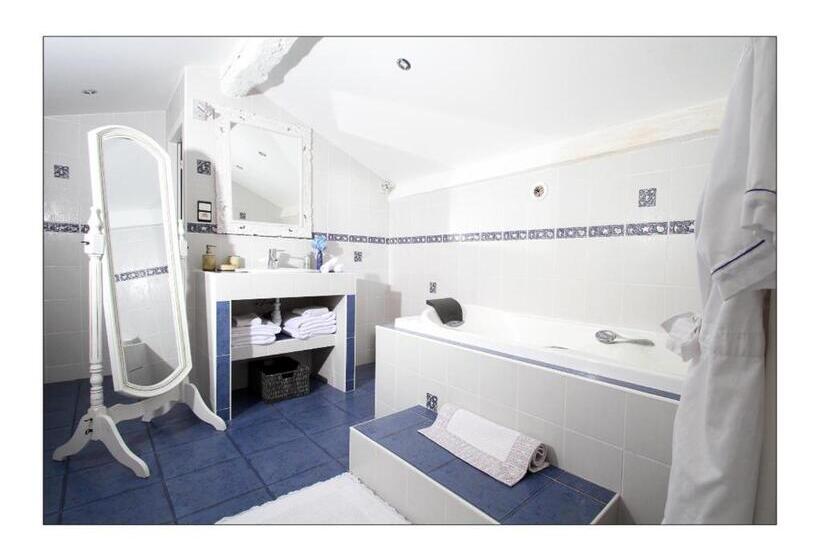 استودیوی لوکس, Villa Aimée Luxury Apartments With Heated Pool