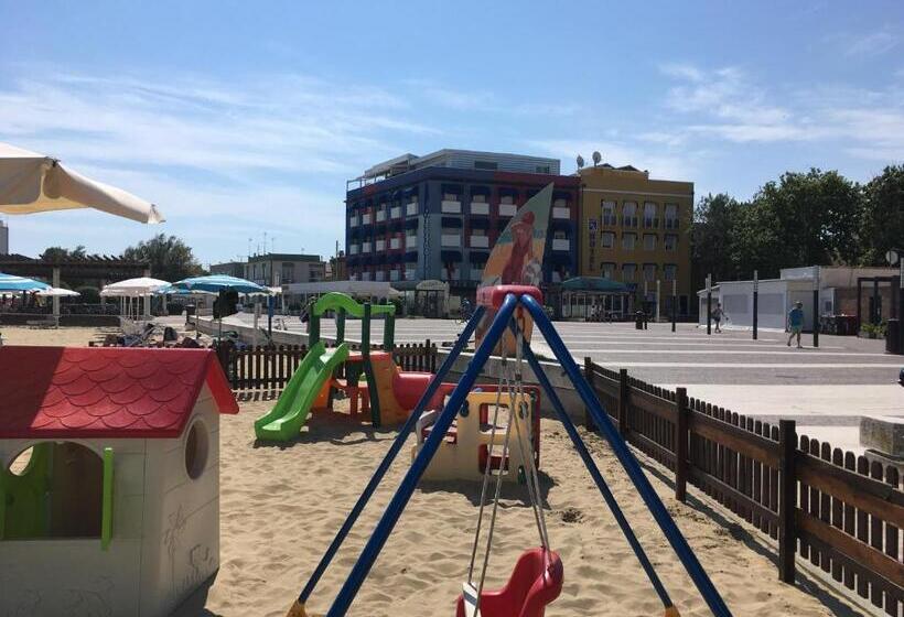 اتاق سوپریور با چشم‌انداز دریا, Astoria