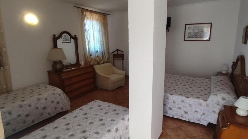 Quarto Triplo Standart, Bed & Breakfast Laino