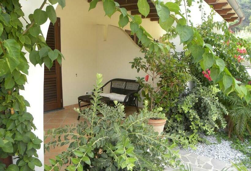 اتاق استاندارد سه نفره, Borgo Eolie